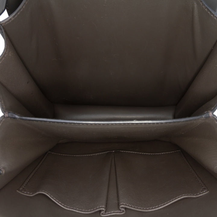Celine Medium Cuir de veau Classic Boîte Gris