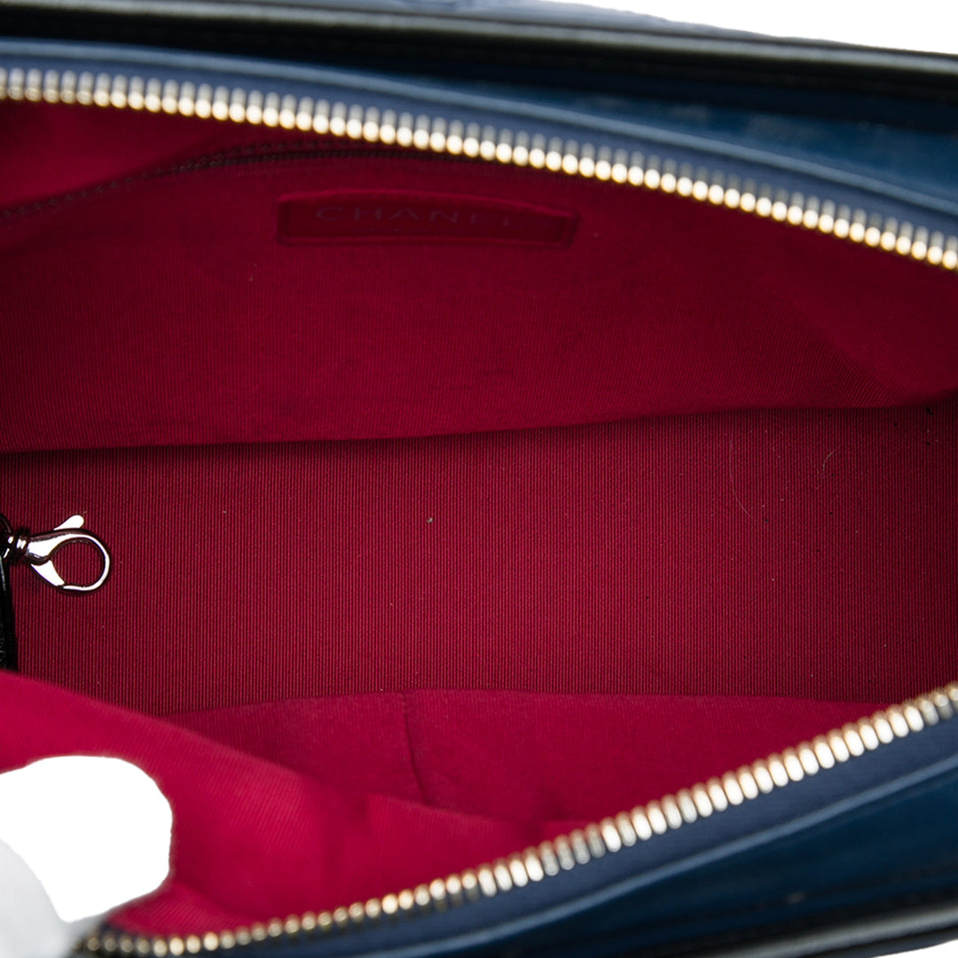 Chanel Bicolore Matelassé vieilli Gabrielle Hobo Moyen Cuir de veau Noir