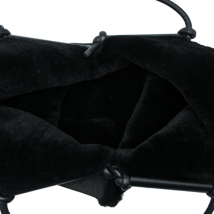 Bottega Veneta Cabas Shearling Bolster Réversible Noir – vue 4 – GABY PARIS