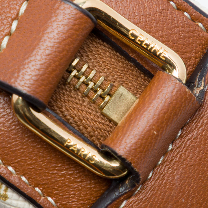 Celine Triomphe Coated Toile brodé Rond Purse on Strap