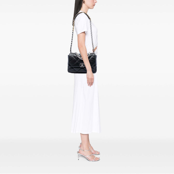 Chanel 19 à rabat Grand Cuir d'agneau