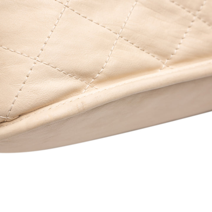 Chanel Medium Matelassé Cuir d’agneau Reissue 2.55 Natural Beauty Split Pocket à rabat