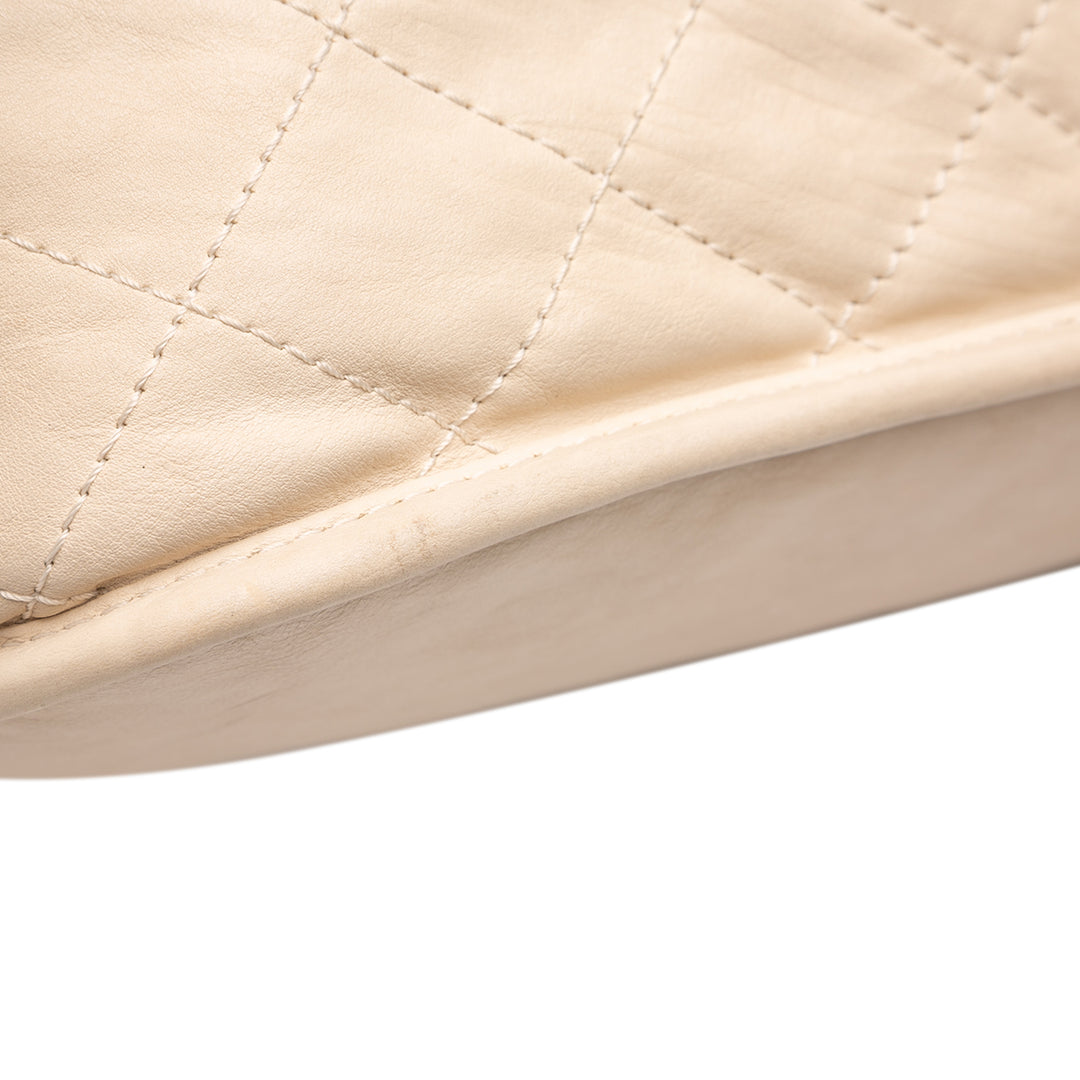 Chanel Medium Matelassé Cuir d’agneau Reissue 2.55 Natural Beauty Split Pocket à rabat