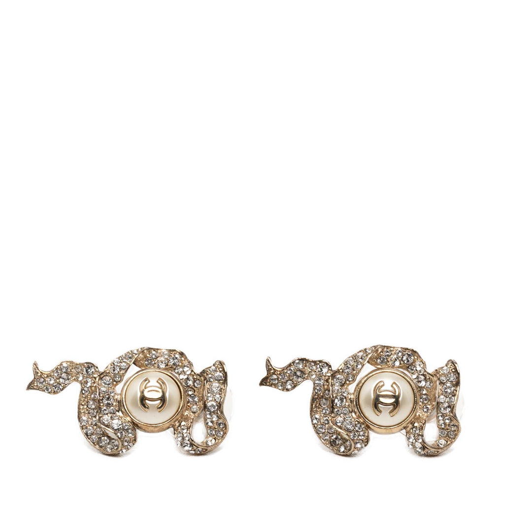 Chanel CC plaqué Strass et Perles fantaisie Ruban Bullet Back Boucles d'oreilles Métal