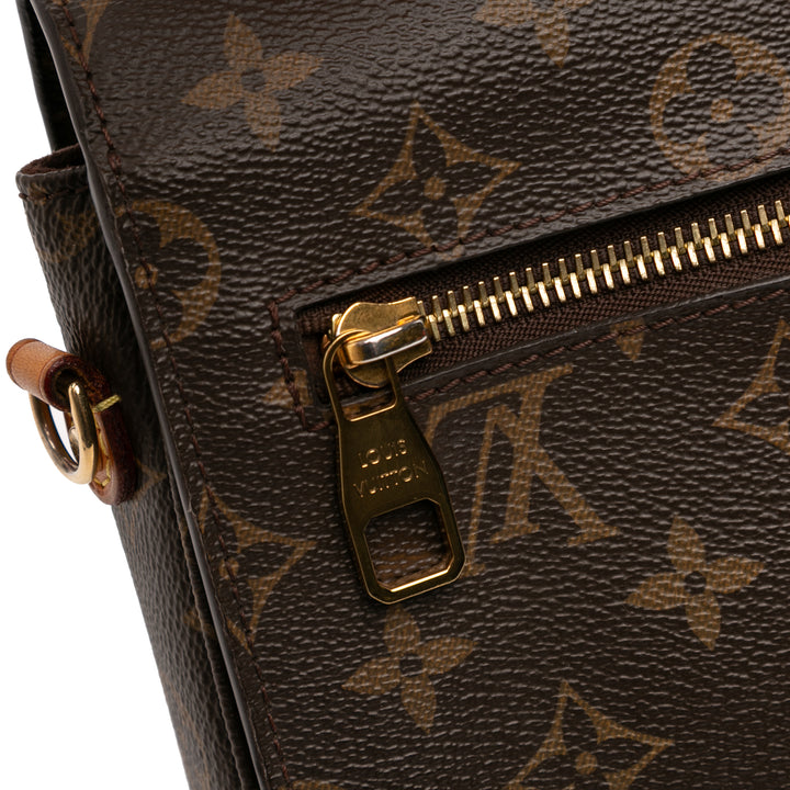 Louis Vuitton Monogram Pochette Metis