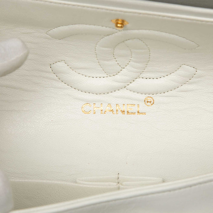 Chanel Medium Classic Cuir d'agneau Double rabat