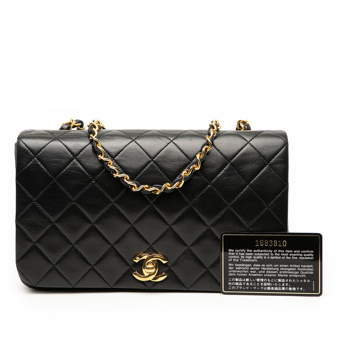 Chanel Medium Matelassé Cuir d’agneau Rabat intégral