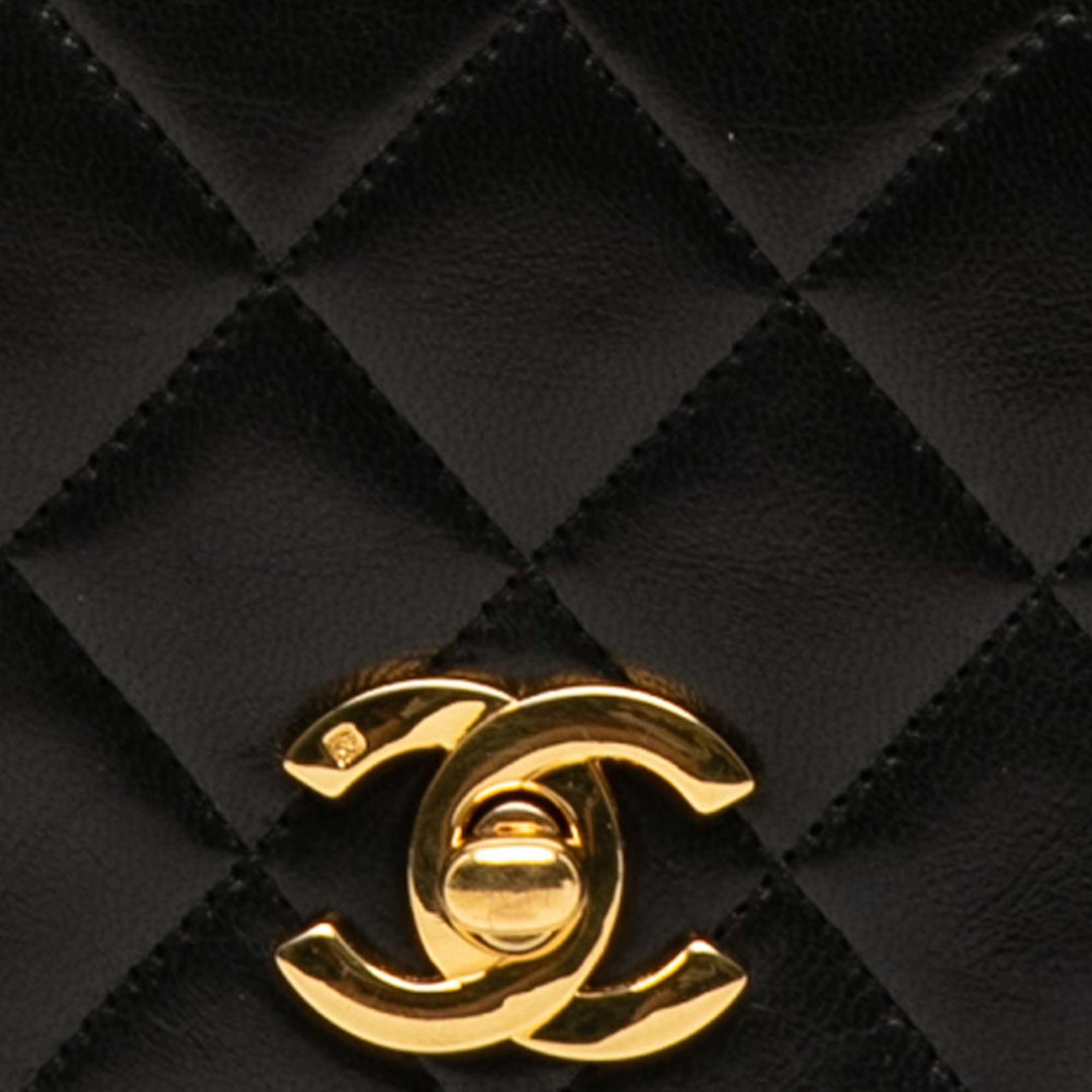 Chanel Medium Matelassé Cuir d’agneau Rabat intégral