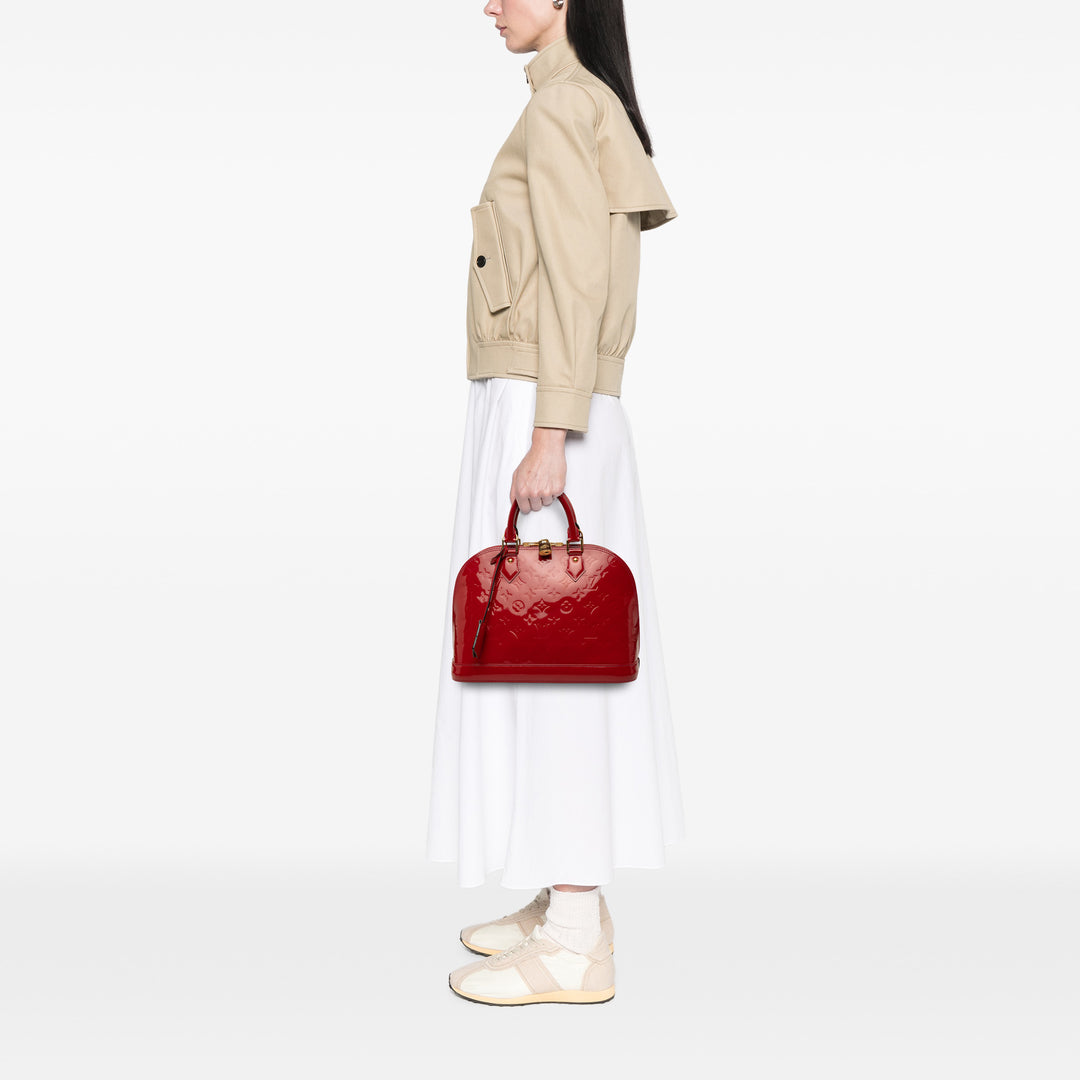 Louis Vuitton Sac à main Alma Monogram PM Cuir verni Rouge – vue 6 – GABY PARIS