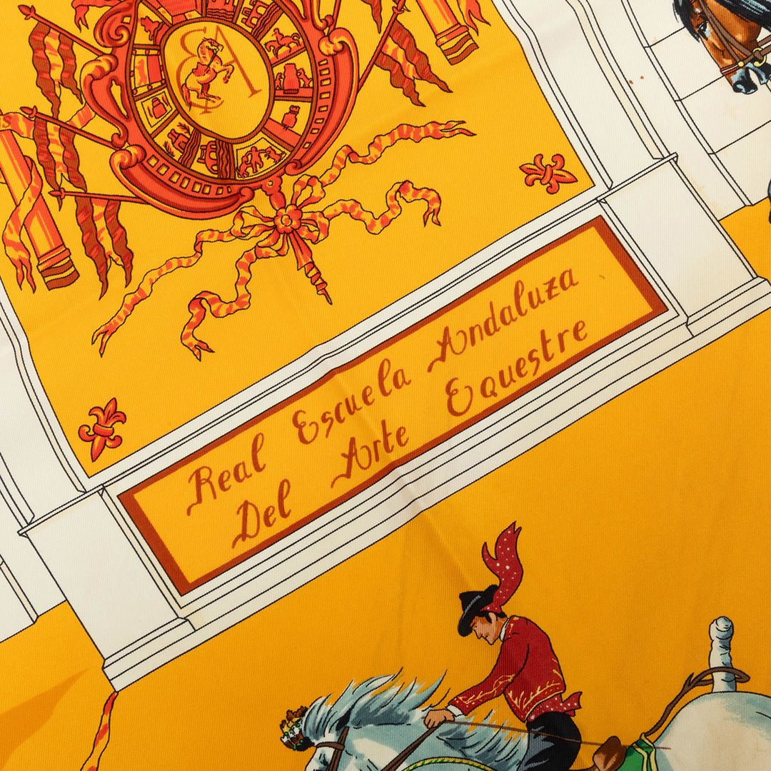 Hermès Carré Real Escuela Andaluza del Arte Ecuestre 90 Jaune – vue 7 – GABY PARIS