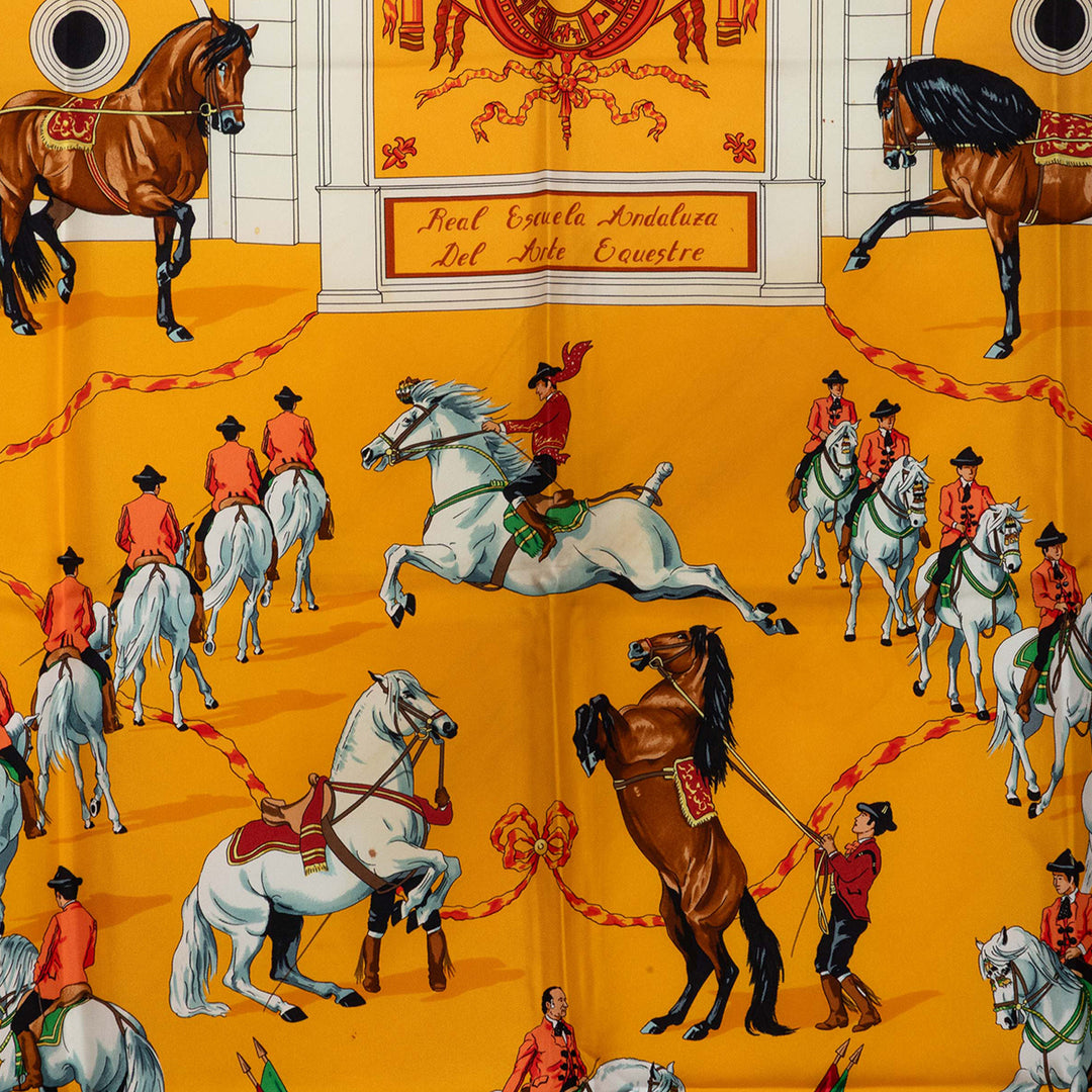 Hermès Carré Real Escuela Andaluza del Arte Ecuestre 90 Jaune – vue 8 – GABY PARIS