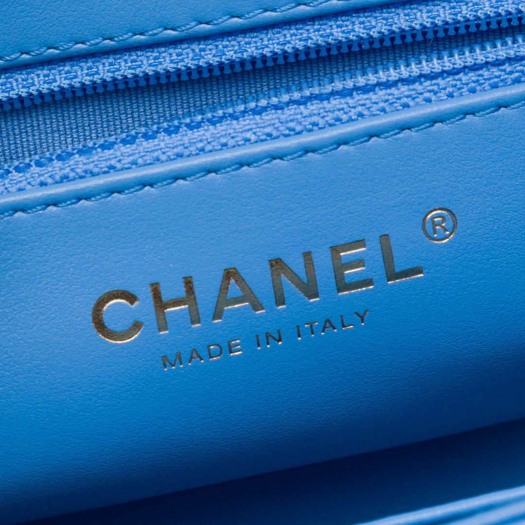 Chanel Cabas vieilli Kelly Nano Cuir de veau Bleu – vue 5 – GABY PARIS