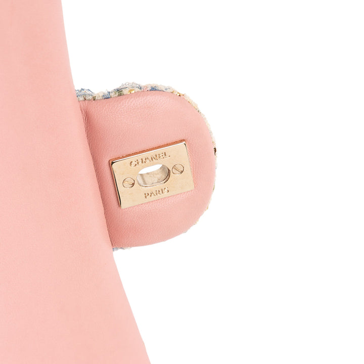 Chanel Medium Classic Boucle Tweed Double rabat Rose
