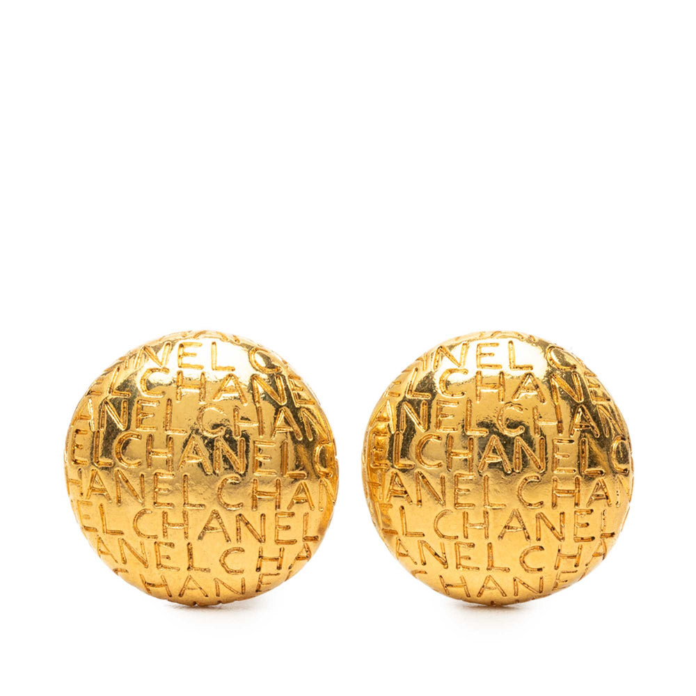 Chanel plaqué Logo Engraved À clip Boucles d'oreilles Doré – vue 2 – GABY PARIS