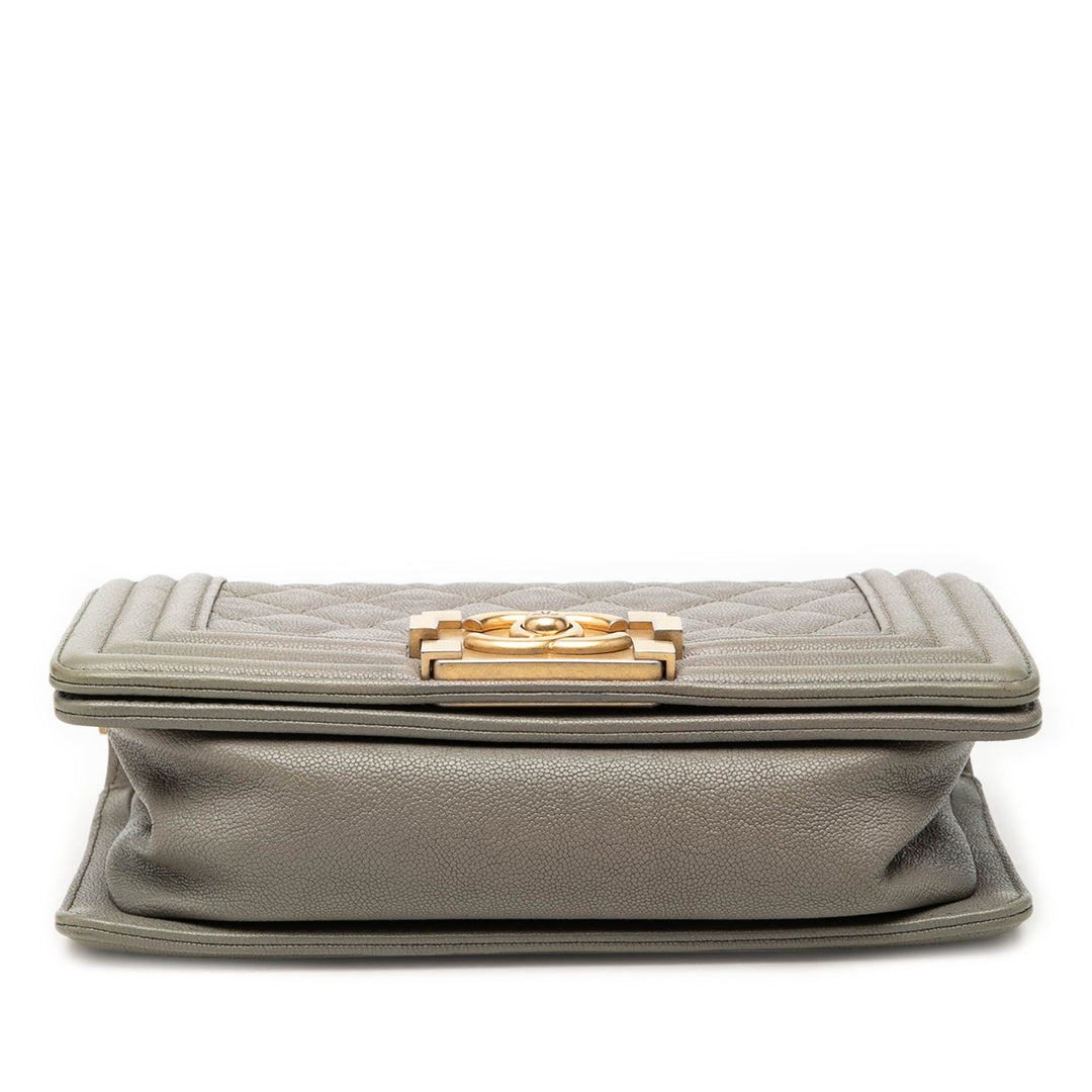 Chanel Matelassé Boy à rabat Petit Cuir caviar