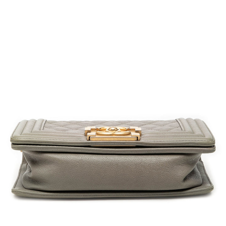 Chanel Matelassé Boy à rabat Petit Cuir caviar
