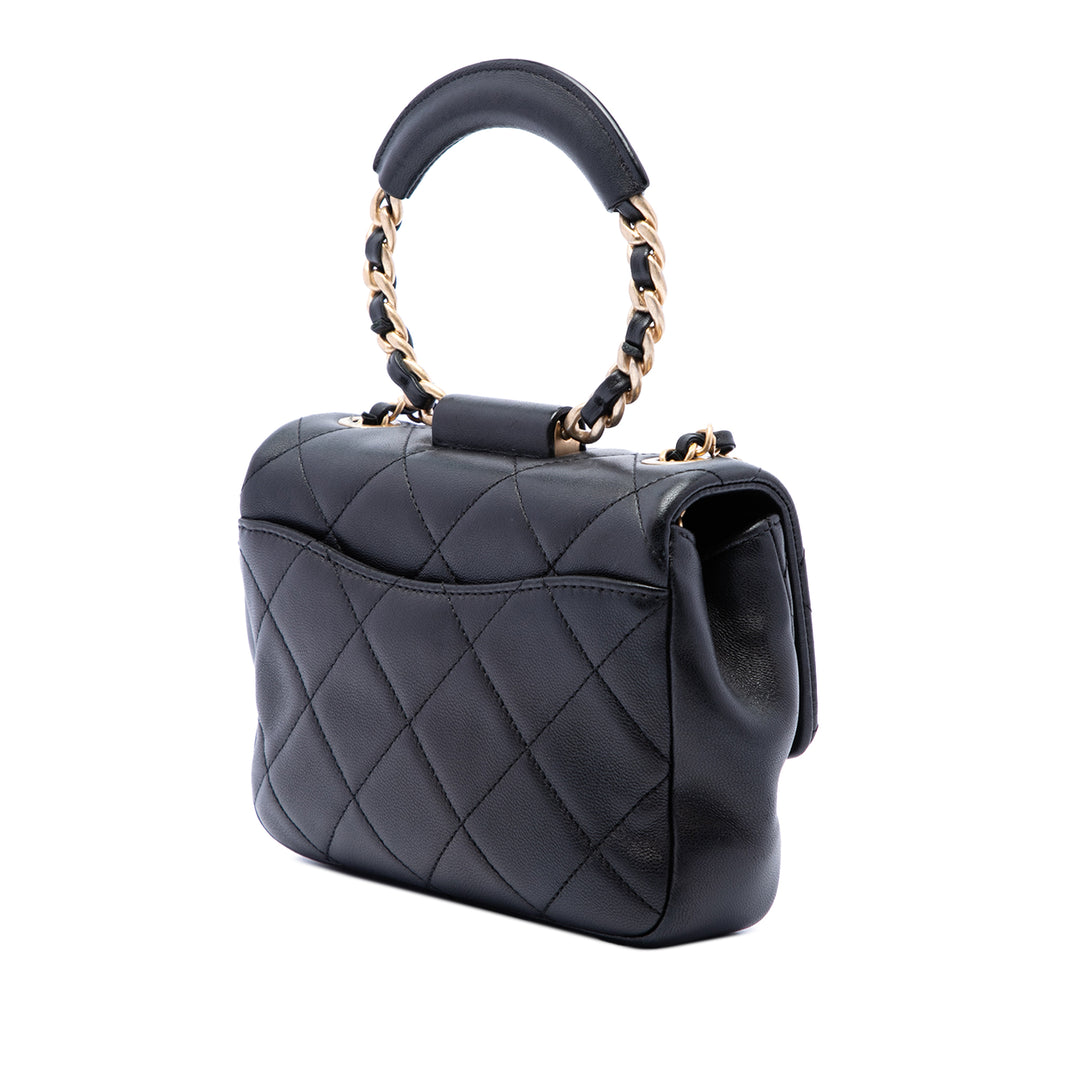 Chanel Sac à main Matelassé In The Loop à rabat Mini Cuir d'agneau Noir – vue 2 – GABY PARIS