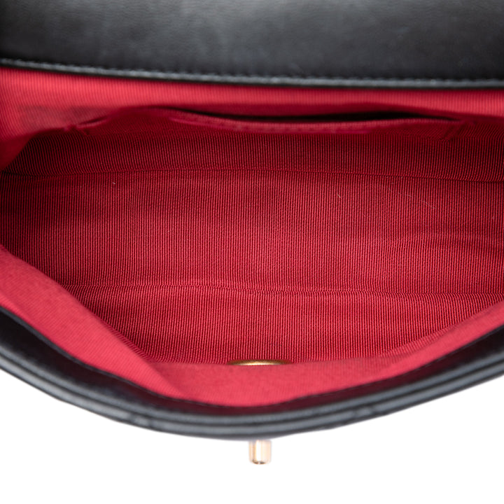 Chanel Sac à main Matelassé In The Loop à rabat Mini Cuir d'agneau Noir – vue 4 – GABY PARIS