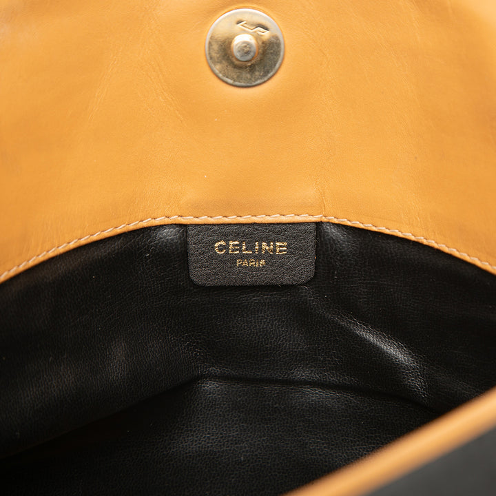 Celine Pochette Triomphe Foldover Noir – vue 5 – GABY PARIS