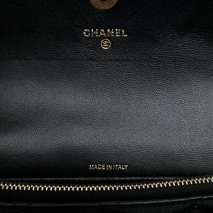 Chanel CC Matelassé à rabat Étui téléphone avec chaîne Cuir d'agneau Noir – vue 5 – GABY PARIS