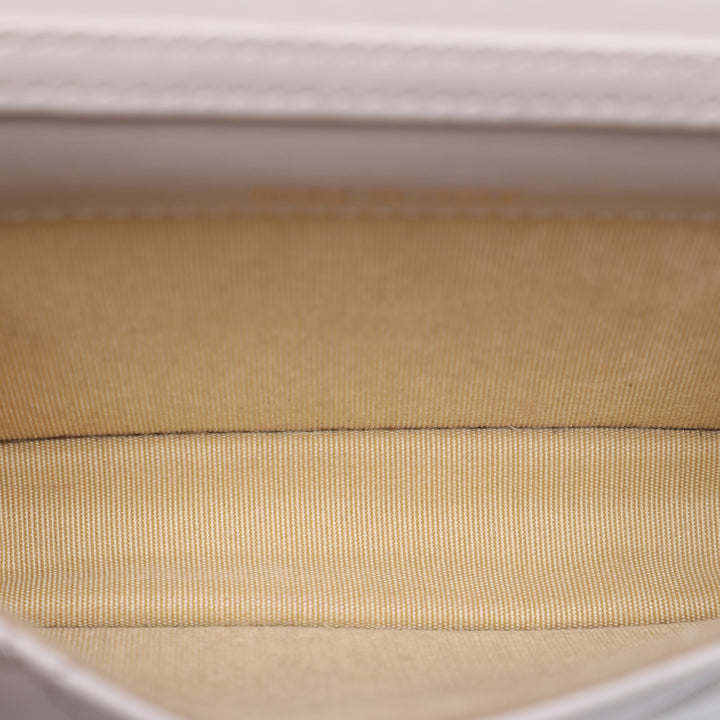 Matelassé Perle Crush Pochette avec chaîne Mini Cuir d'agneau Marron