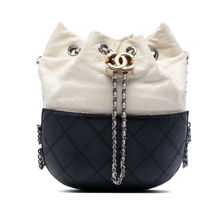 Chanel Small Bicolor Matelassé Cuir de veau Gabrielle Bucket Sac