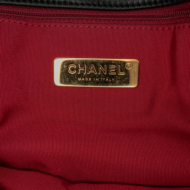 Chanel Large Cuir d’agneau 19 à rabat