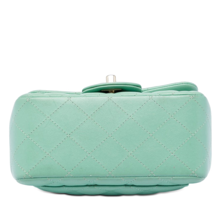 Chanel Sac bandoulière Classic Carré Rabat simple Mini Cuir d'agneau Vert – vue 3 – GABY PARIS