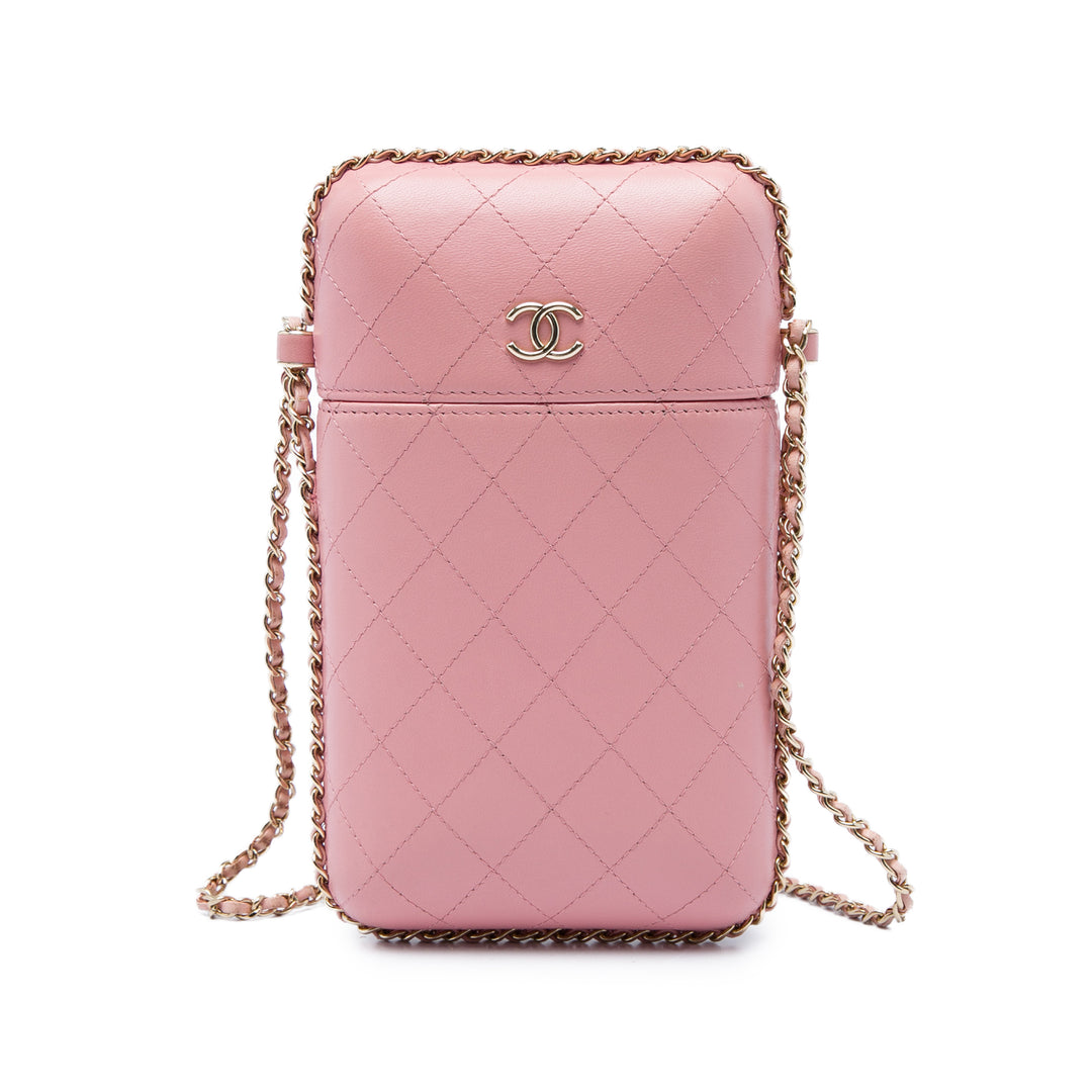 Chanel CC Matelassé Sac rond à chaîne Étui téléphone Cuir d'agneau Rose – vue principale – GABY PARIS