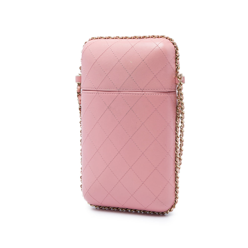 Chanel CC Matelassé Sac rond à chaîne Étui téléphone Cuir d'agneau Rose – vue 2 – GABY PARIS
