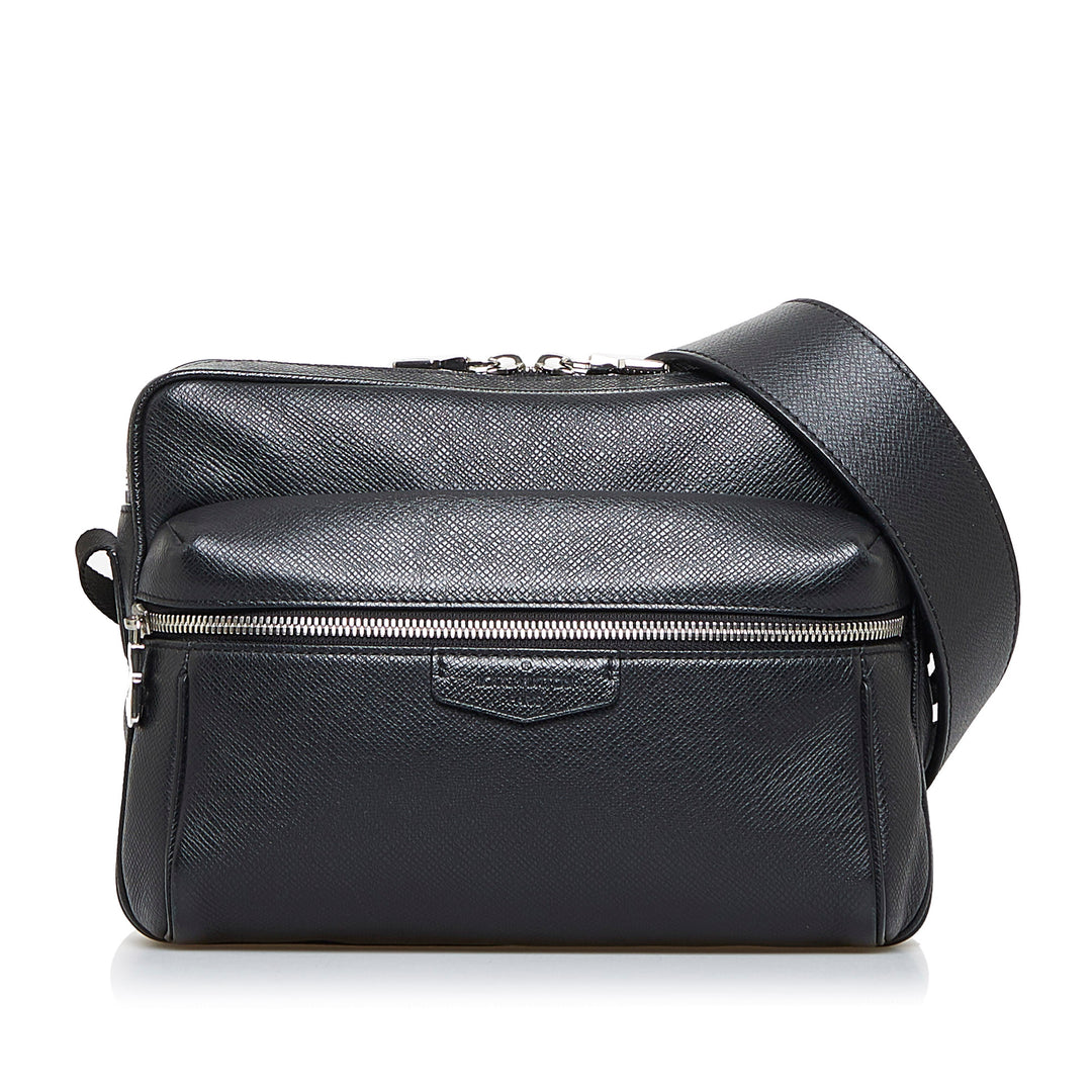 Taiga Outdoor Messenger Black - Gaby Paris