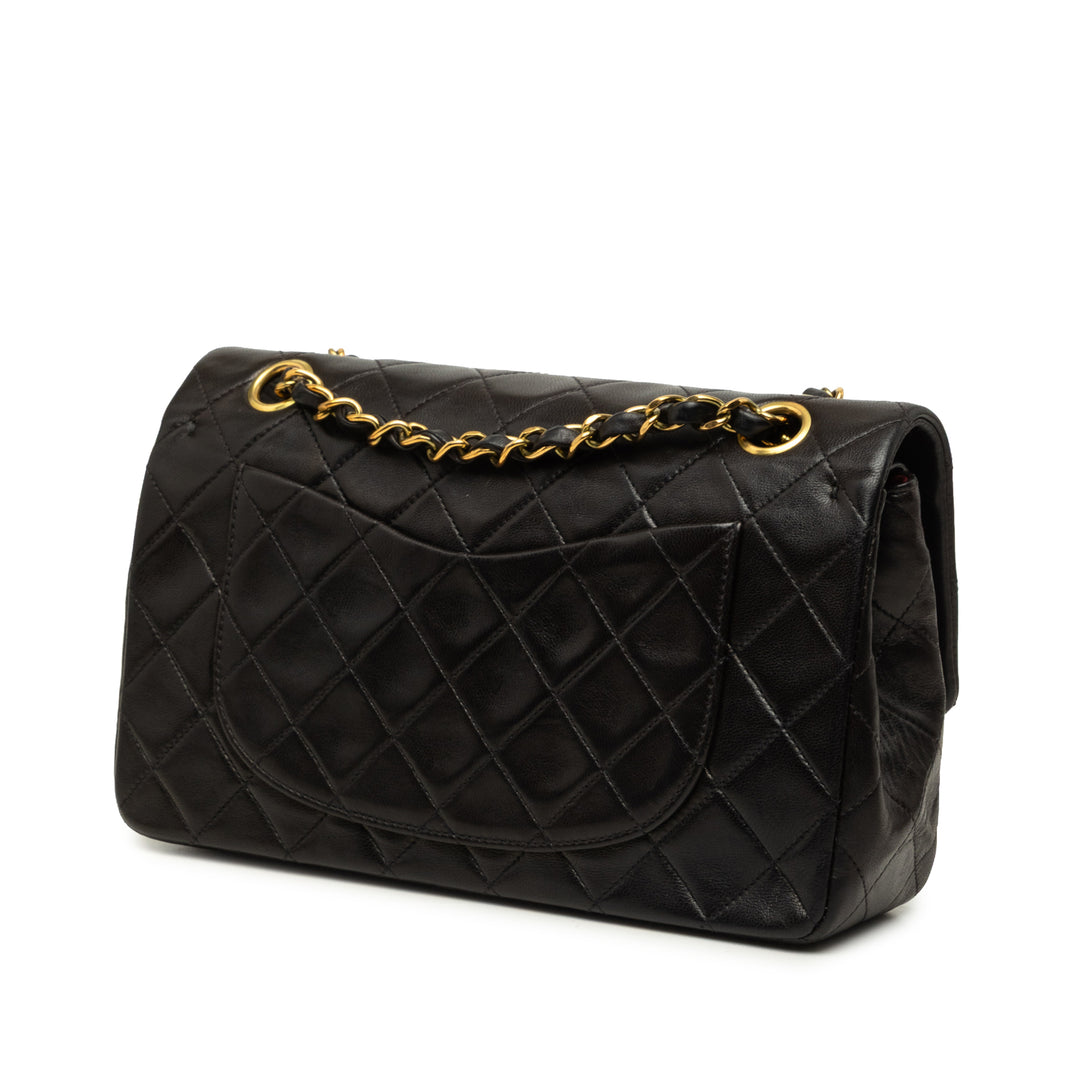 Chanel Sac porté épaule Classic Double rabat Moyen Cuir d'agneau Noir – vue 2 – GABY PARIS
