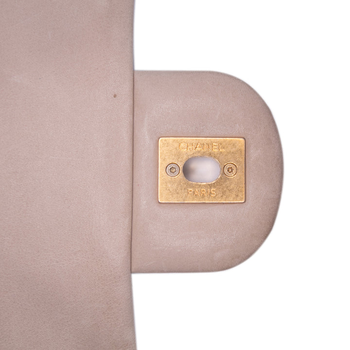 Chanel Small vieilli Cuir de veau Chic Quilt à rabat