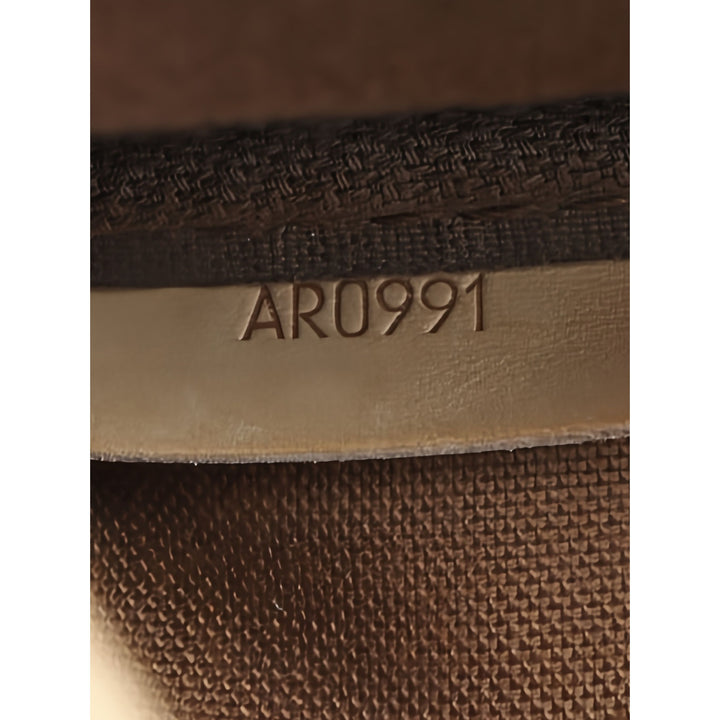 Louis Vuitton Saumur 35 Monogram Marron – vue 9 – GABY PARIS
