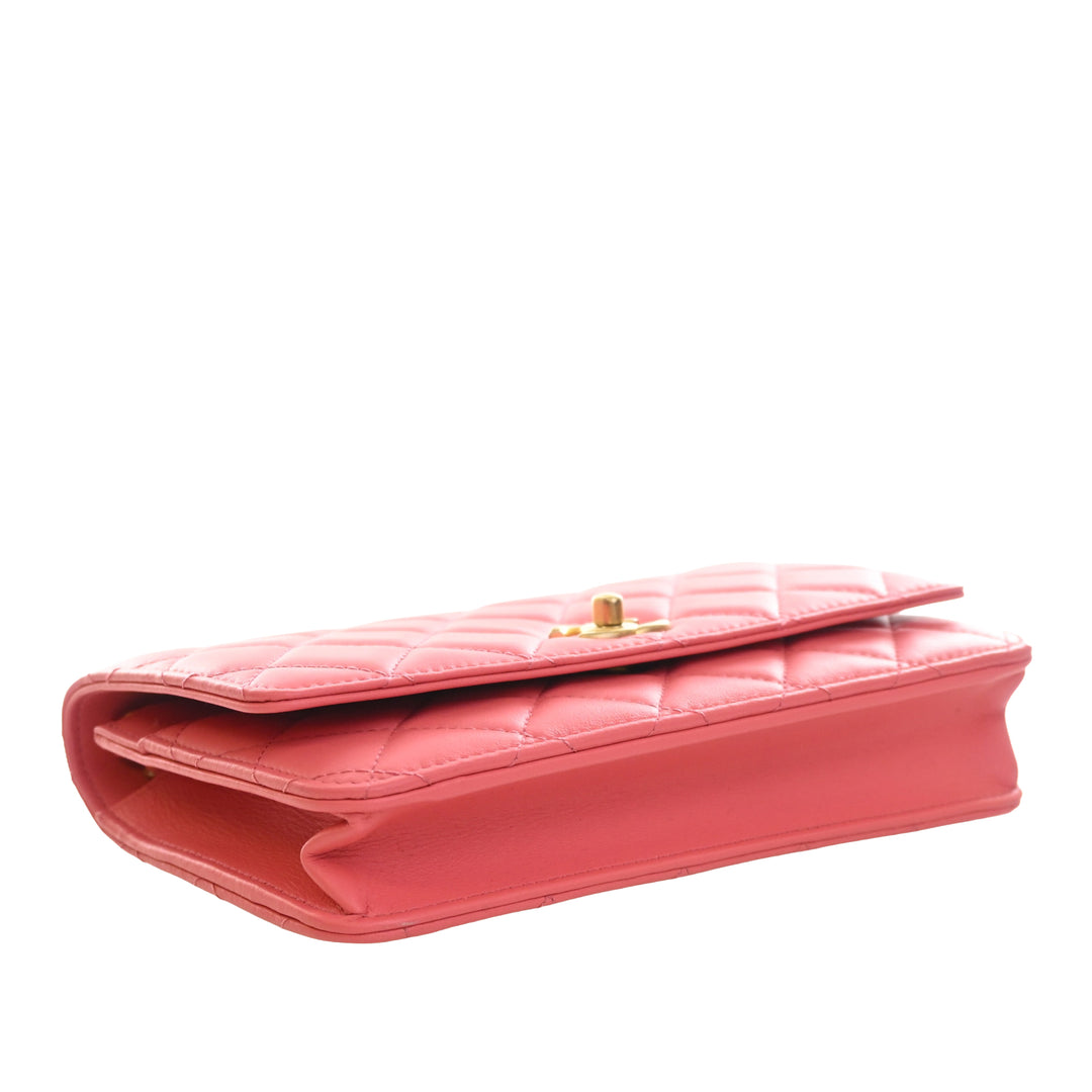 CC Matelassé Perle Crush Wallet on Chain Cuir d'agneau Rose