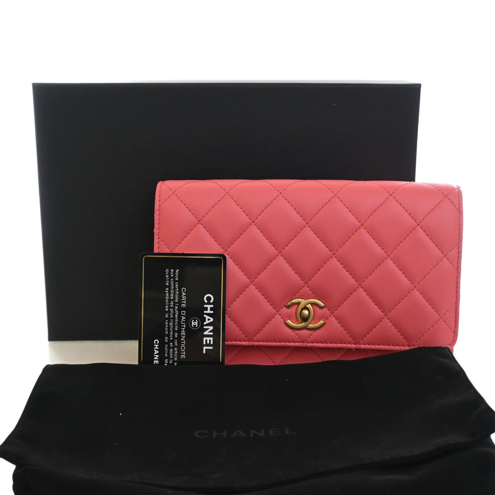 CC Matelassé Perle Crush Wallet on Chain Cuir d'agneau Rose