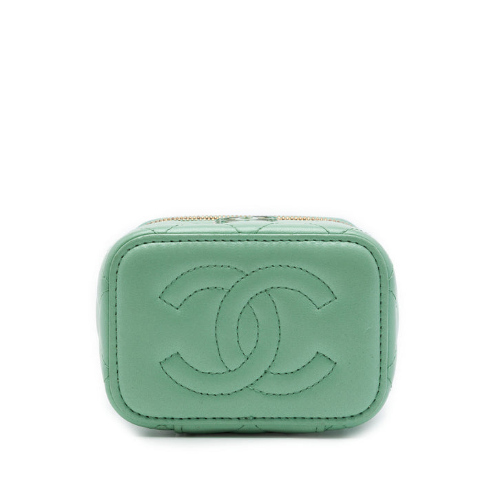 Chanel Matelassé Resin Heart Vanity avec chaîne Mini Cuir d'agneau Vert – vue 3 – GABY PARIS