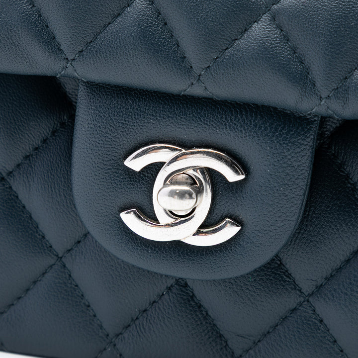 Chanel Medium Classic Cuir d’agneau Double rabat