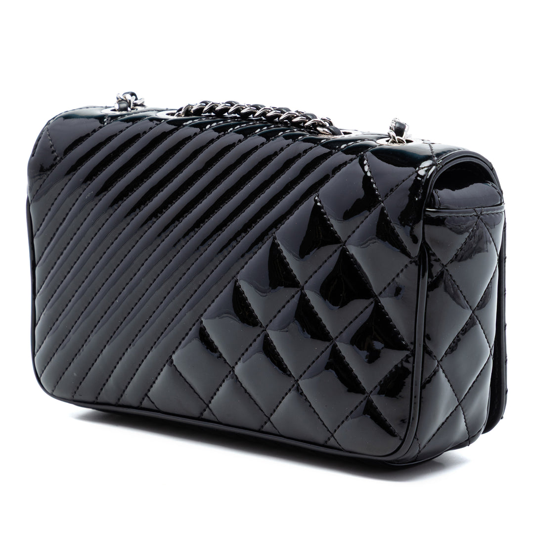 Chanel Small Matelassé Cuir verni Coco Boy à rabat