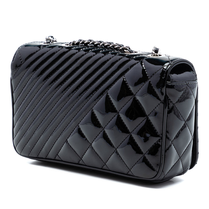 Chanel Small Matelassé Cuir verni Coco Boy à rabat