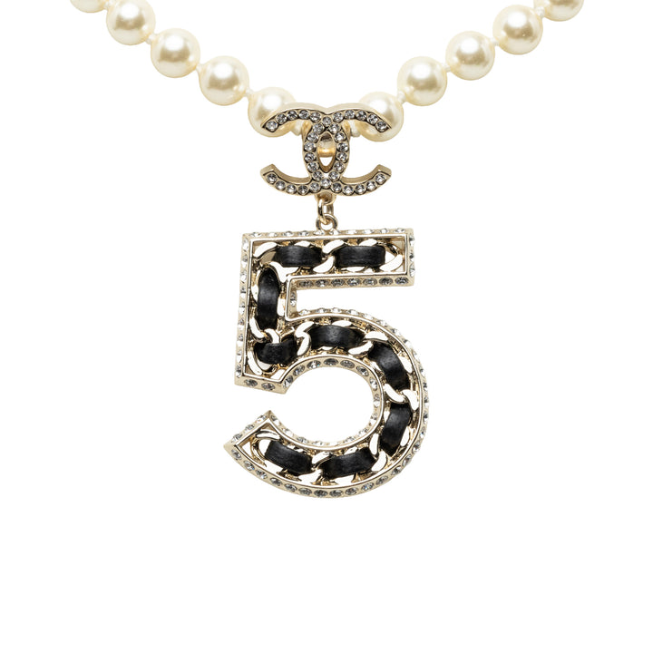 Chanel CC Brass No 5 Strass et Perles fantaisie Pendant Collier