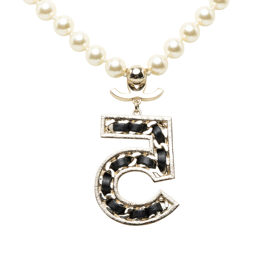 Chanel CC Brass No 5 Strass et Perles fantaisie Pendant Collier