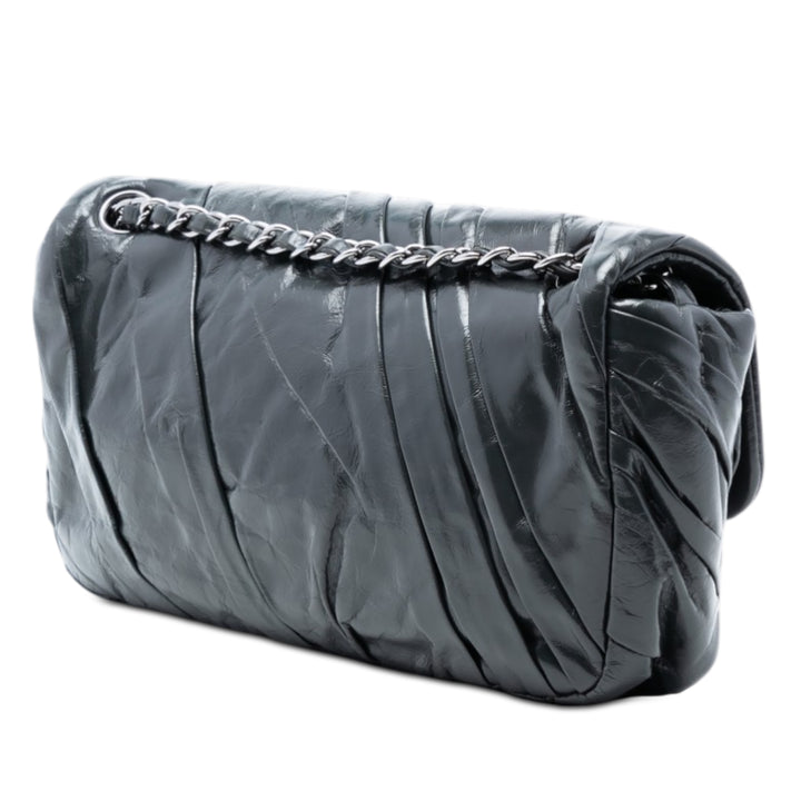 Chanel Sac porté épaule Glacé Twisted à rabat Moyen Cuir de veau Noir – vue 2 – GABY PARIS