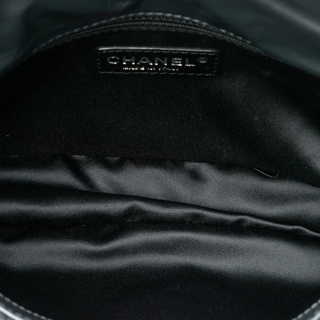 Chanel Sac porté épaule Glacé Twisted à rabat Moyen Cuir de veau Noir – vue 4 – GABY PARIS