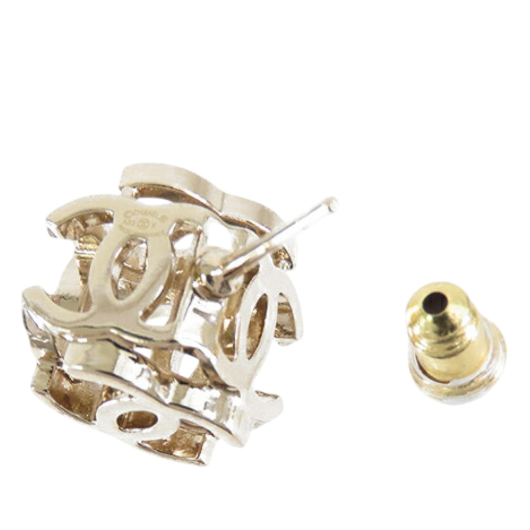 Chanel CC plaqué Enamel Cube Logo fermoir poussette Boucle d’oreilles