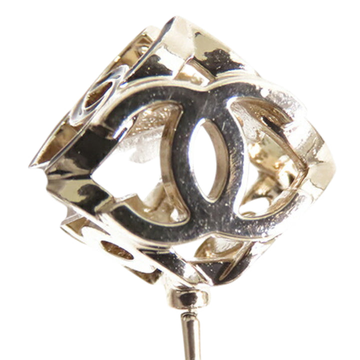 Chanel CC plaqué Enamel Cube Logo fermoir poussette Boucle d’oreilles