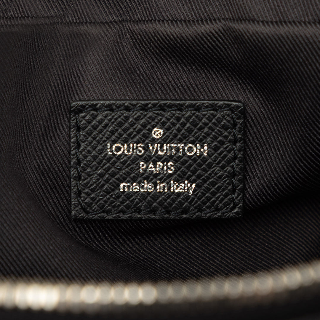 Louis Vuitton Taiga Outdoor Bumbag Noir – vue 5 – GABY PARIS