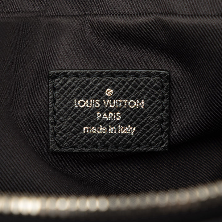 Louis Vuitton Taiga Outdoor Bumbag Noir – vue 5 – GABY PARIS