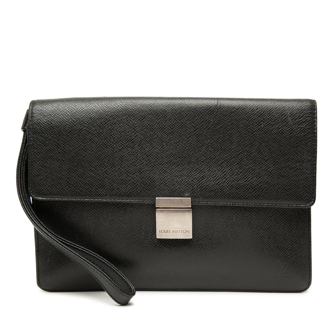 Louis Vuitton Taiga Selenga
