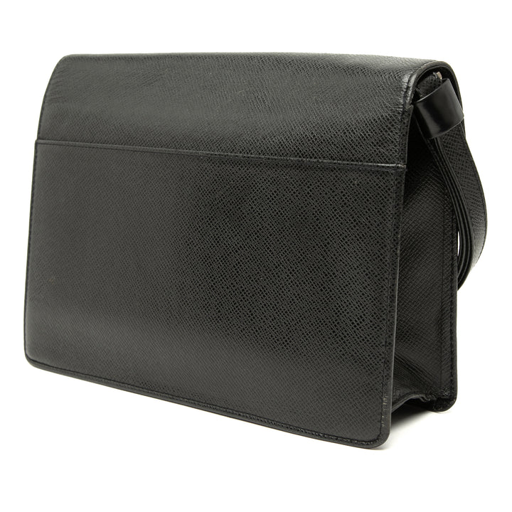 Louis Vuitton Taiga Selenga